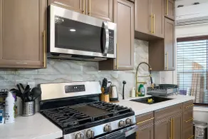 Luxurious by Cruise Line LGB Conv Ctr - Image 4