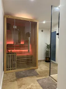 Hanaa House, Sauna & Spa Stade de France St Denis - Image 4