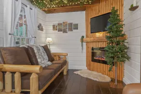 Good Times cabin at Saluda Grade Cabins! - Image 4