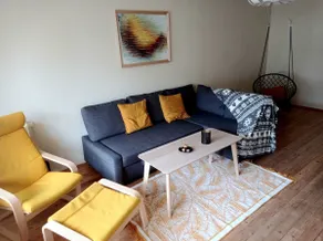 Spacious 3 bdr, close to metro - Image 2