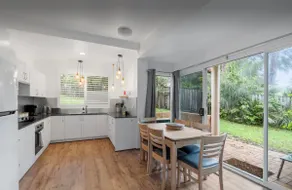 Seaside Oasis on Mollymook Beach - Image 4