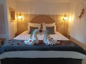 Suite Insolite deluxe Spa/Sauna - Image 2