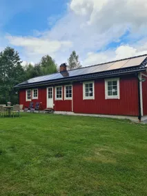 Cabin in scenic area - Image 2