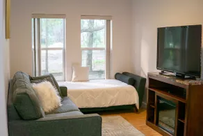Ginnie Springs Hidden Gem fits 19 guests for a fee - Image 5