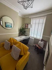 Cozy 2-bedroom pied-à-terre in York - Image 3