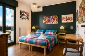 Milan apartment with upstairs terrace - Image 2