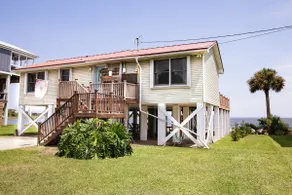 Fisherman’s Oceanfront Dream Home w/Dock & Kayaks - Image 2
