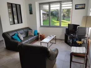 single-story semi-detached house. - Image 3