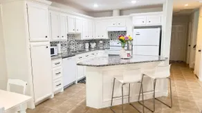 Spotless 2BR Near IAH Free Parking Sleeps 5 - Image 3