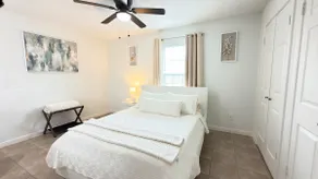 Spotless 2BR Near IAH Free Parking Sleeps 5 - Image 5