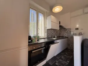 5 min walk to the beach, AC and Private Parking - Image 4