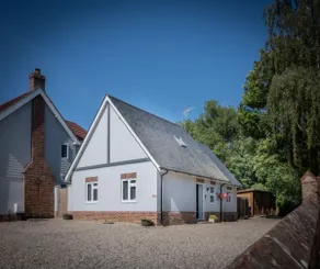 Beautiful home from home- 𝙁𝙍𝙀𝙀 𝙥𝙖𝙧𝙠𝙞𝙣𝙜. - Image 4