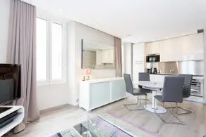 1 bedroom in front of the Palais! - Image 2