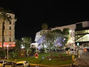1 bedroom in front of the Palais! - Image 3
