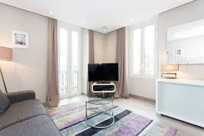 1 bedroom in front of the Palais! - Image 5