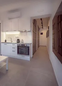 Emporios Elite Seafront Apartment - Image 5