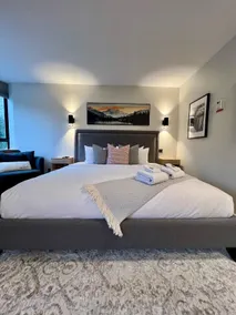 Village Penthouse Studio/KingBed/Pool/Hottub/Sauna - Image 2