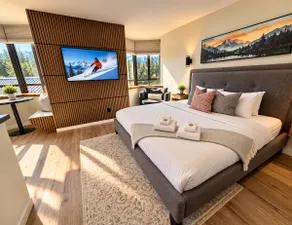 Village Penthouse Studio/KingBed/Pool/Hot tubs/Gym - Image 2