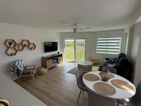 Condo with Pool and Beach Access - Image 2