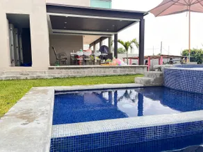 Family Villa! Spacious with garden, pool, and Jacuzzi - Image 5