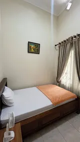 De Dewandaru Living | Family Home Malang City 3BR - Image 5