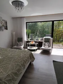 Cozy apartment with hot tub - Image 3