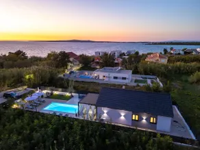 Holiday house-Lungomare, With heated pool - Image 3