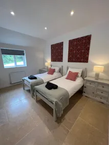 Farmyard Cottage - Image 2