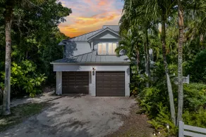 Vero Beach cottage, king bed, 300 ft to pvt beach - Image 3