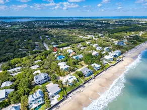 Vero Beach cottage, king bed, 300 ft to pvt beach - Image 2