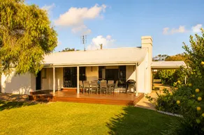 Spring Strolls from Gifford Getaway - Image 2