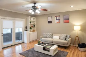 City Oasis - 2Bd/1.5Br / Sun Room - Sleeps 4! - Image 2