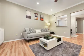City Oasis - 2Bd/1.5Br / Sun Room - Sleeps 4! - Image 3