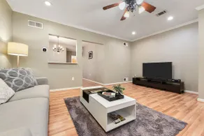 City Oasis - 2Bd/1.5Br / Sun Room - Sleeps 4! - Image 5