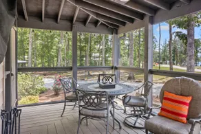 Heron Houses | 2 Cabins • Sleeps 12 • Lake Access - Image 4