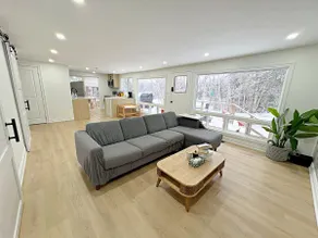 Modern Lakefront Escape in Muskoka - Image 4