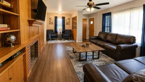 10 Min to Ste. Genevieve | Hot Tub & Fire Pit - Image 4