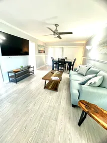 MAY SALE! CUTE 1 min to beach! 2BD/1BA BEACH Villa - Image 3