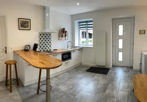 2 rooms in a farmhouse - Image 3