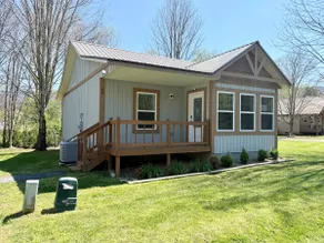 Exceptionally Well-Kept Cabin along the Creek - Image 2
