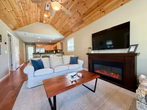 Exceptionally Well-Kept Cabin along the Creek - Image 5