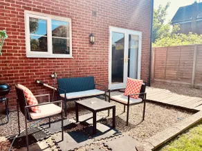 Detached House Ashford with Free Parking - Image 4