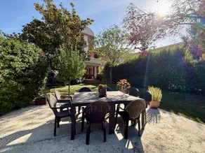 House garden, groups, 6 bedrooms, 10 min to Center - Image 2