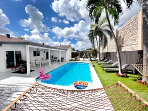 Oasis & Art / Artificial Beach / Heated Pool / Mini Golf - Image 5
