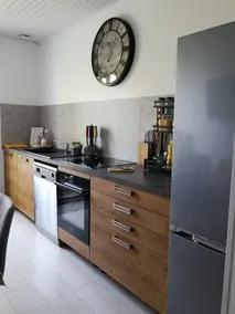 Cozy quiet apartment with secure parking. - Image 3