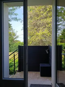 Cozy quiet apartment with secure parking. - Image 2