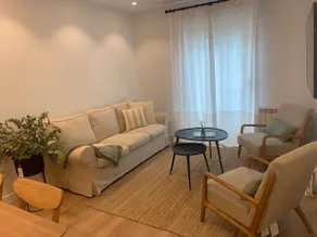 PH3 Elegant and Spacious in Downtown Santander - Image 2