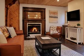 La Petite - Heart of Town - Stunning Remodel - Image 2