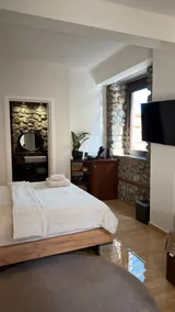 Olympus Stone Lodge - Image 3