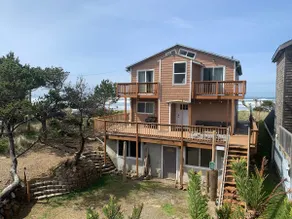 Surf Rider: beach front w/ sauna and hot tub - Image 2